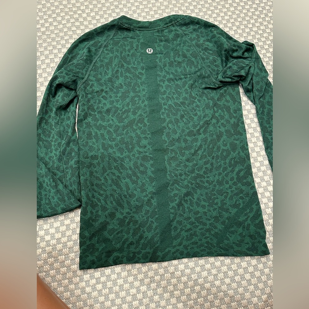 Lululemon Green Cheetah Print Swiftly Tech - image 2